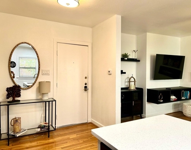 3927 Cole Avenue - Photo Thumbnail 1