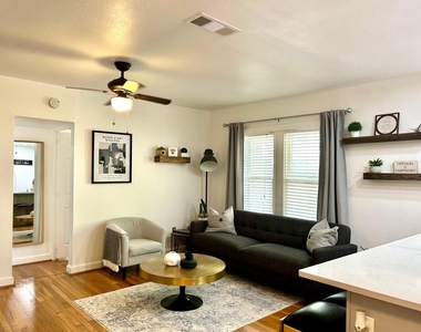 3927 Cole Avenue - Photo Thumbnail 2