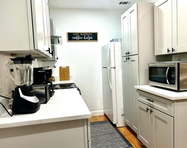 3927 Cole Avenue - Photo Thumbnail 9