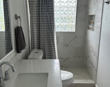 3927 Cole Avenue - Photo Thumbnail 7
