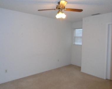 3194 Chimney Circle - Photo Thumbnail 6