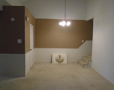 3194 Chimney Circle - Photo Thumbnail 4