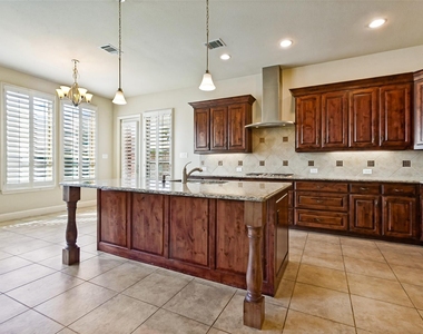 204 Whitewing Lane - Photo Thumbnail 7