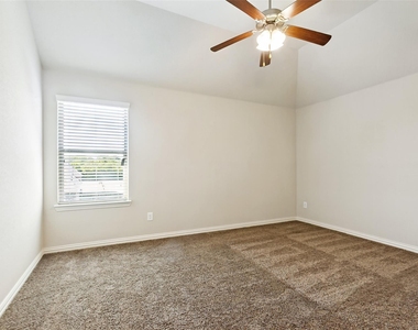 204 Whitewing Lane - Photo Thumbnail 14