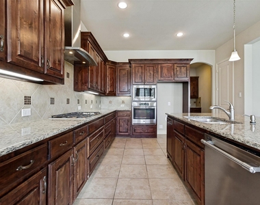 204 Whitewing Lane - Photo Thumbnail 9
