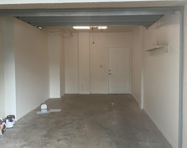 6505 Emerald Dunes Drive - Photo Thumbnail 23