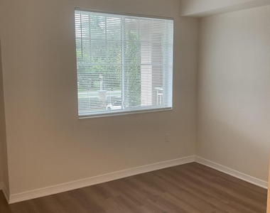 6505 Emerald Dunes Drive - Photo Thumbnail 16