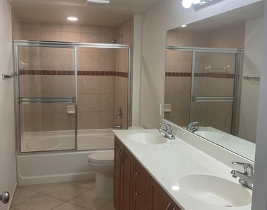 6505 Emerald Dunes Drive - Photo Thumbnail 15