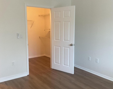 6505 Emerald Dunes Drive - Photo Thumbnail 12