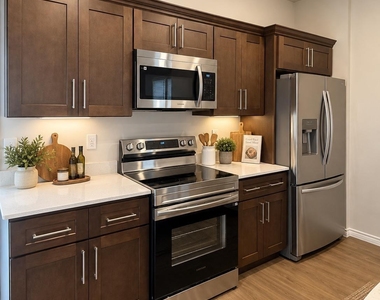 2703 Southern Oaks Drive - Photo Thumbnail 3