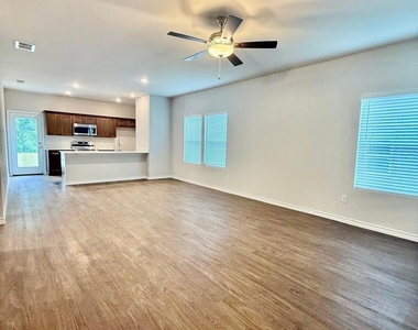 2703 Southern Oaks Drive - Photo Thumbnail 8