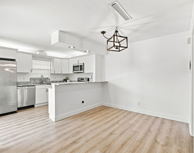 1302 Nebraska Avenue - Photo Thumbnail 3