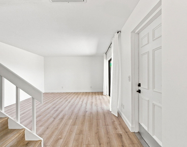 1302 Nebraska Avenue - Photo Thumbnail 4