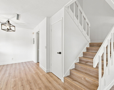 1302 Nebraska Avenue - Photo Thumbnail 7