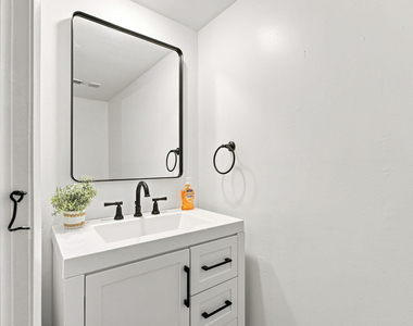 1302 Nebraska Avenue - Photo Thumbnail 9