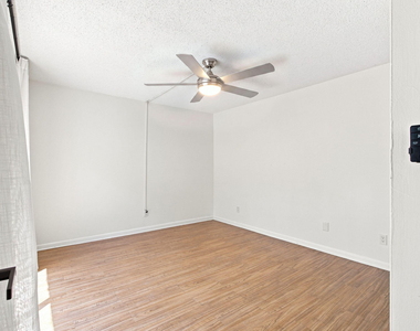 1302 Nebraska Avenue - Photo Thumbnail 15