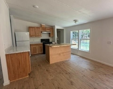 5180 Branchside Drive - Photo Thumbnail 4