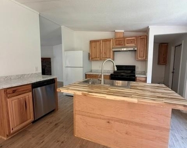5180 Branchside Drive - Photo Thumbnail 5
