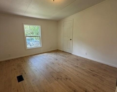 5180 Branchside Drive - Photo Thumbnail 7