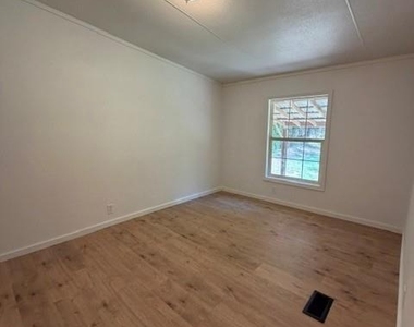 5180 Branchside Drive - Photo Thumbnail 8