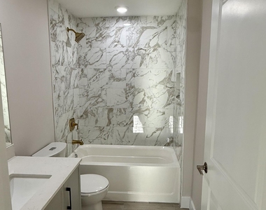 4420 Timber Ridge Lane - Photo Thumbnail 6