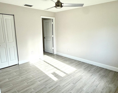 4420 Timber Ridge Lane - Photo Thumbnail 8