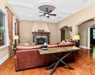 6031 Greystone Drive - Photo Thumbnail 8