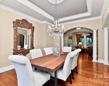 6031 Greystone Drive - Photo Thumbnail 5