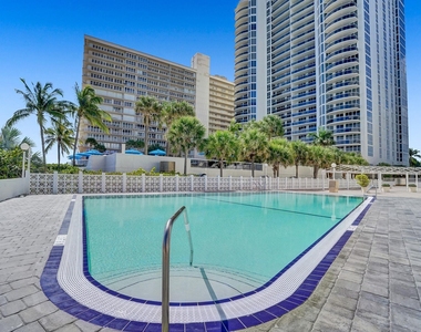 4250 Galt Ocean Drive - Photo Thumbnail 6