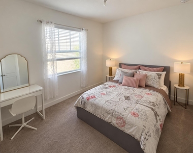 4924 Nw 48th Terrace - Photo Thumbnail 18