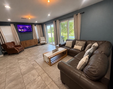 4924 Nw 48th Terrace - Photo Thumbnail 6