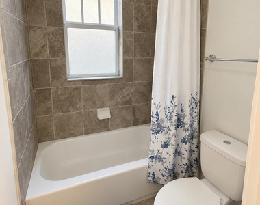 4924 Nw 48th Terrace - Photo Thumbnail 17