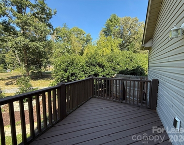 64 Springside Road - Photo Thumbnail 2