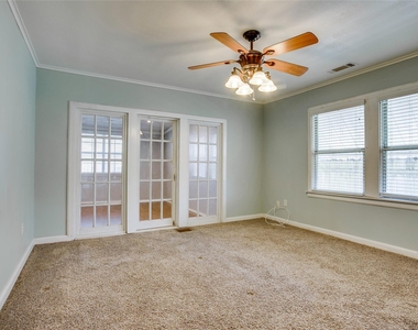 318 S Walker Street - Photo Thumbnail 18