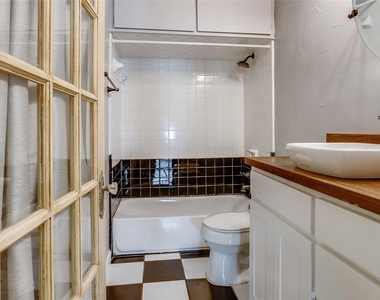 318 S Walker Street - Photo Thumbnail 21