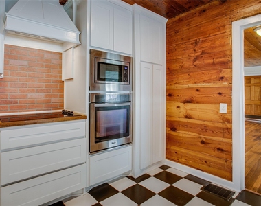 318 S Walker Street - Photo Thumbnail 12
