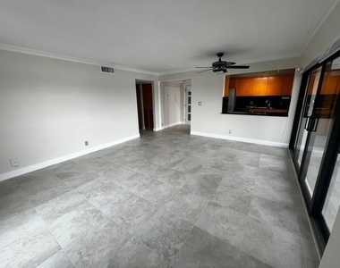 3200 N Ocean Drive - Photo Thumbnail 13