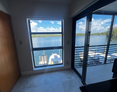 3200 N Ocean Drive - Photo Thumbnail 8