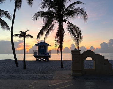 3200 N Ocean Drive - Photo Thumbnail 25