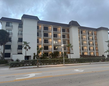 3200 N Ocean Drive - Photo Thumbnail 1