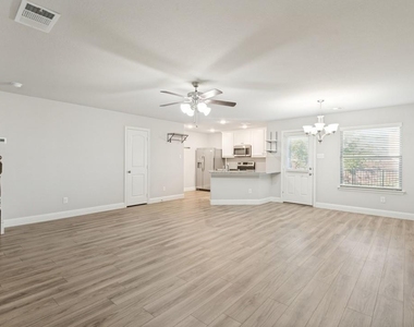 6815 Jade Drive - Photo Thumbnail 3