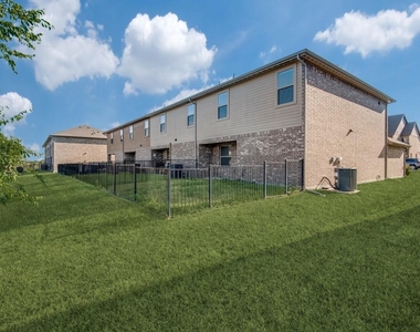 6815 Jade Drive - Photo Thumbnail 11