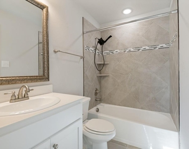 6815 Jade Drive - Photo Thumbnail 7
