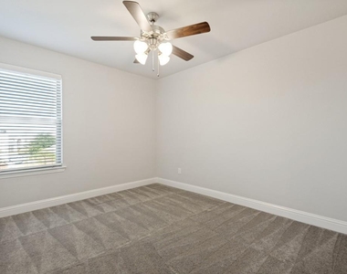 6815 Jade Drive - Photo Thumbnail 8