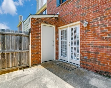238 Samuel Boulevard - Photo Thumbnail 11