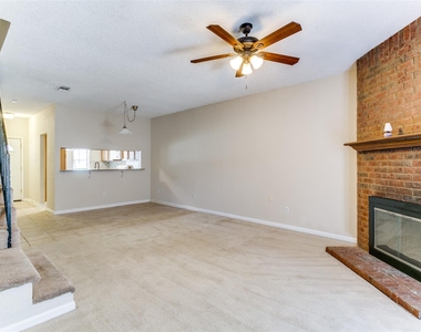 238 Samuel Boulevard - Photo Thumbnail 4