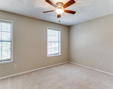 238 Samuel Boulevard - Photo Thumbnail 8