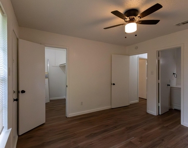 741 Woodland Court - Photo Thumbnail 12
