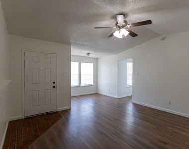 741 Woodland Court - Photo Thumbnail 8