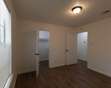 741 Woodland Court - Photo Thumbnail 17